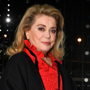 Catherine Deneuve - Arrivée des people au défilé Saint Laurent collection Printemps-Eté lors de la fashion week à Paris © Veeren Ramsamy-Christophe Clovis/Bestimage