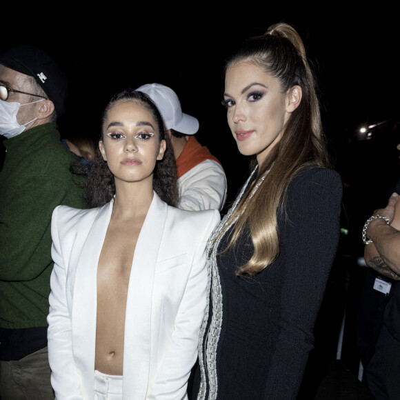 Lena Mahfouf (Léna Situations) et Iris Mittenaere au défilé de mode Femmes prêt-à-porter printemps-été 2022 "Balmain" à la Seine Musicale à Paris. Le 29 septembre 2021 © Veeren Ramsamy-Christophe Clovis / Bestimage