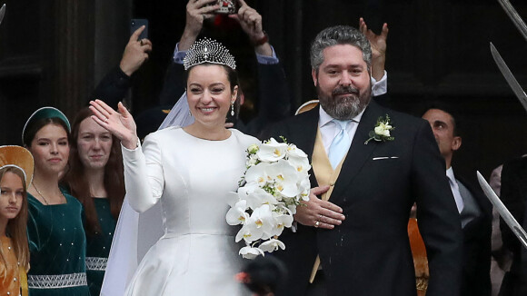 Mariage royal en Russie ! Noces impériales, tiare et robe d'exception pour Rebecca et George