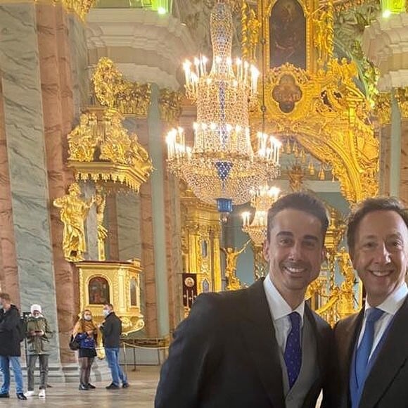 Stéphane Bern et son compagnon Yori Bailleres au mariage royal du grand-duc George Mikhailovich et Rebecca Victoria Bettarini.