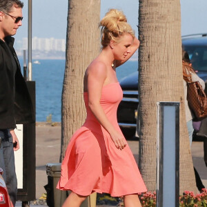 Britney Spears et son compagnon Sam Asghari sont allés diner en amoureux à Malibu, le 28 mai 2017 