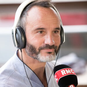 Semi-Exclusif - Eric Di Meco lors des 10 ans de l'émission de RMC "Super Moscato Show" en direct depuis la péniche Jean Bruel à Paris, le 16 novembre 2017. © Cyril Moreau/Bestimage