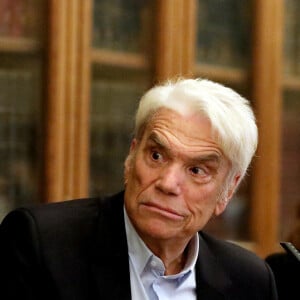 Bernard Tapie intervient lors de la promotion 2020 de la conférence des avocats du barreau de Paris, 11ème séance du premier tour, à la bibliothèque de l'ordre à Paris. Le 7 septembre 2020. © Dominique Jacovides / Bestimage