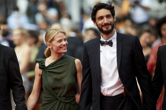 Mélanie Thierry, Romain Cogitore - Montée des marches du film "The French Dispatch" lors du 74e Festival de Cannes. Le 12 juillet 2021. © Borde-Jacovides-Moreau / Bestimage