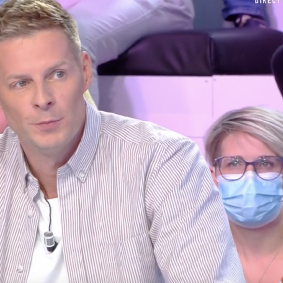 Matthieu Delormeau révèle avoir subi une opération de la paupière à cause d'un problème à l'oeil, sur le plateau de "Touche pas à mon poste" sur C8 le 30 septembre 2021.