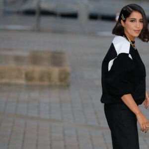 Leïla Bekhti arrive au défilé de mode Louis Vuitton lors de la Fashion Week printemps/été 2022 au Musée du Louvre. Paris, France, le 5 octobre 2021. © Veeren Ramsamy-Christophe Clovis/Bestimage