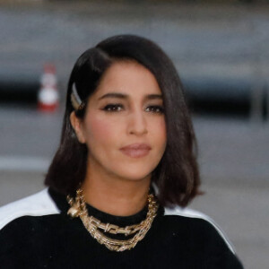 Leïla Bekhti arrive au défilé de mode Louis Vuitton lors de la Fashion Week printemps/été 2022 au Musée du Louvre. Paris, France, le 5 octobre 2021. © Veeren Ramsamy-Christophe Clovis/Bestimage