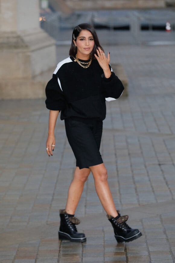 Leïla Bekhti arrive au défilé de mode Louis Vuitton lors de la Fashion Week printemps/été au Musée du Louvre. Paris. © Veeren Ramsamy-Christophe Clovis/Bestimage