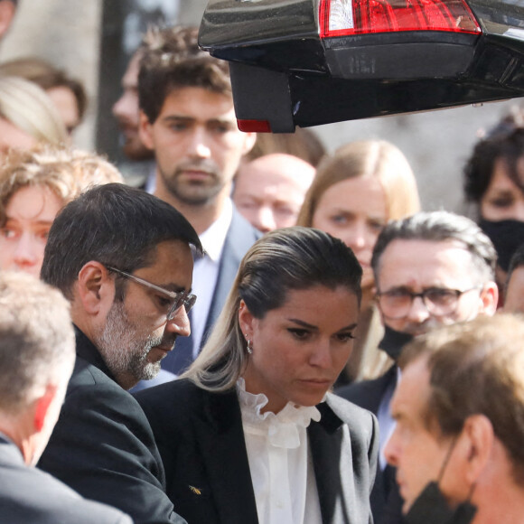 Stéphane Tapie et Sophie Tapie - Sorties de la messe funéraire en hommage à Bernard Tapie en l'église Saint-Germain-des-Prés à Paris. Le 6 octobre 2021 © Jacovides-Moreau / Bestimage