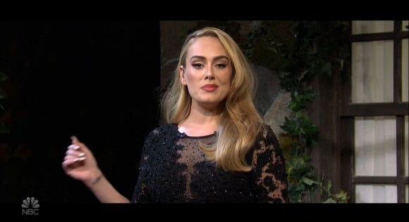 Adele superbe dans l'émission Saturday Night Live à Los Angeles.