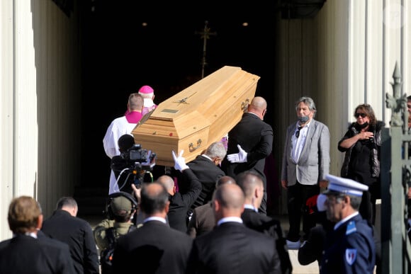 Arrivées aux obsèques de Bernard Tapie en la cathédrale de la Major à Marseille le 8 octobre 2021. © Jacovides / Santini / Bestimage