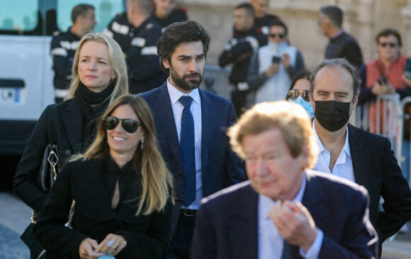 Xavier Niel et sa compagne Delphine Arnault - Arrivées aux obsèques de Bernard Tapie en la cathédrale de la Major à Marseille le 8 octobre 2021. © Jacovides / Santini / Bestimage