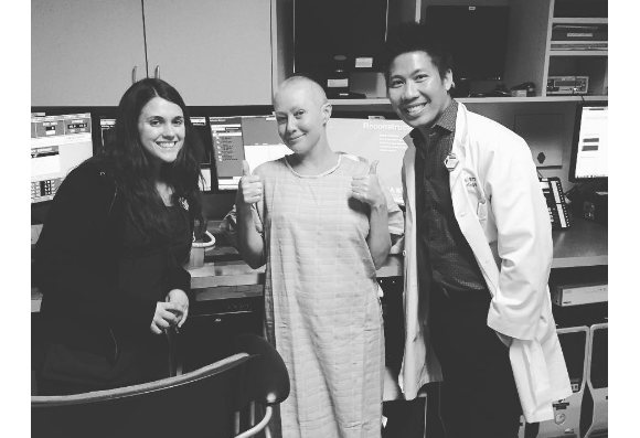 Shannen Doherty à l'hôpital pour ses séances de radiothérapie. Photo publiée sur Instagram le 7 décembre 2016