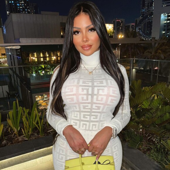 Maeva Ghennam célibataire : elle envoie un message cinglant à son ex
