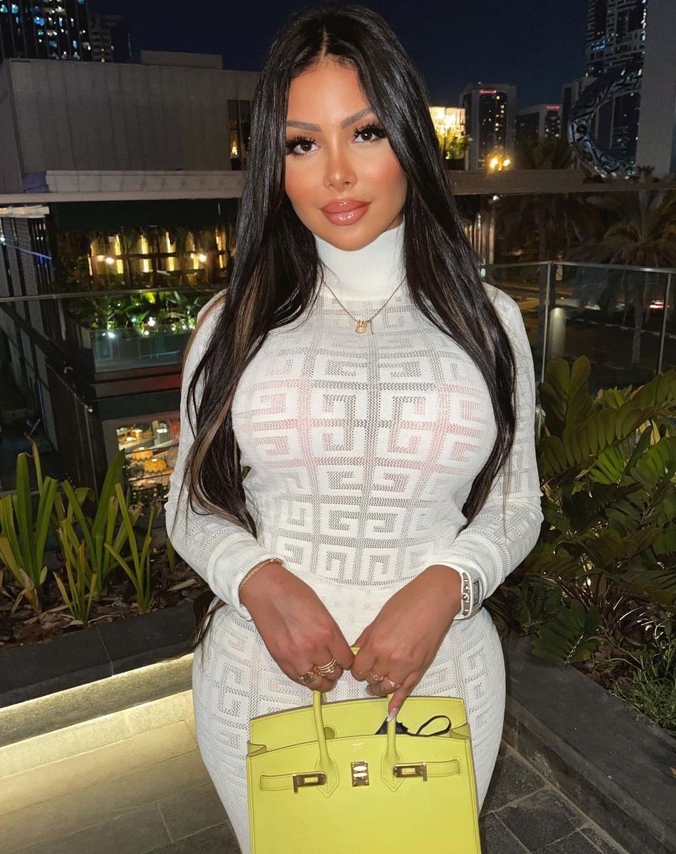 Maeva Ghennam célibataire : elle envoie un message cinglant à son ex