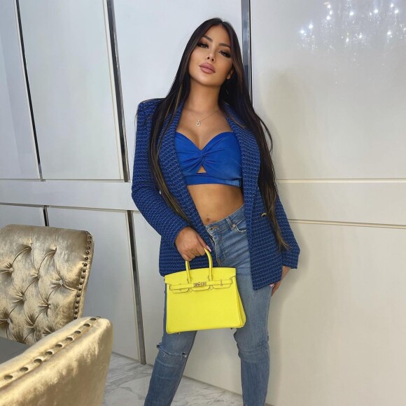 Maeva Ghennam célibataire : elle envoie un message cinglant à son ex
