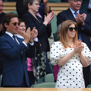 La princesse Beatrice d'York (enceinte) et son mari Edoardo Mapelli Mozzi au tournoi de Wimbledon au All England Lawn Tennis and Croquet Club à Londres, Royaume Uni, le 8 juillet 2021.