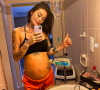Claire Tomek est enceinte de son premier enfant. Elle partage son accouchement sur les réseau sociaux.