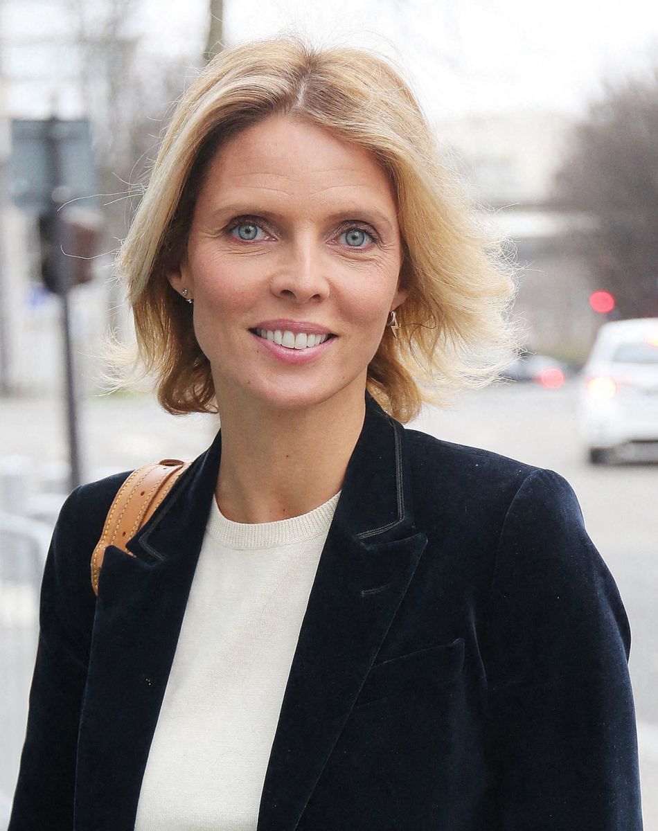 Sylvie Tellier quitte les studios de RMC à Paris le 11 janvier 2021.