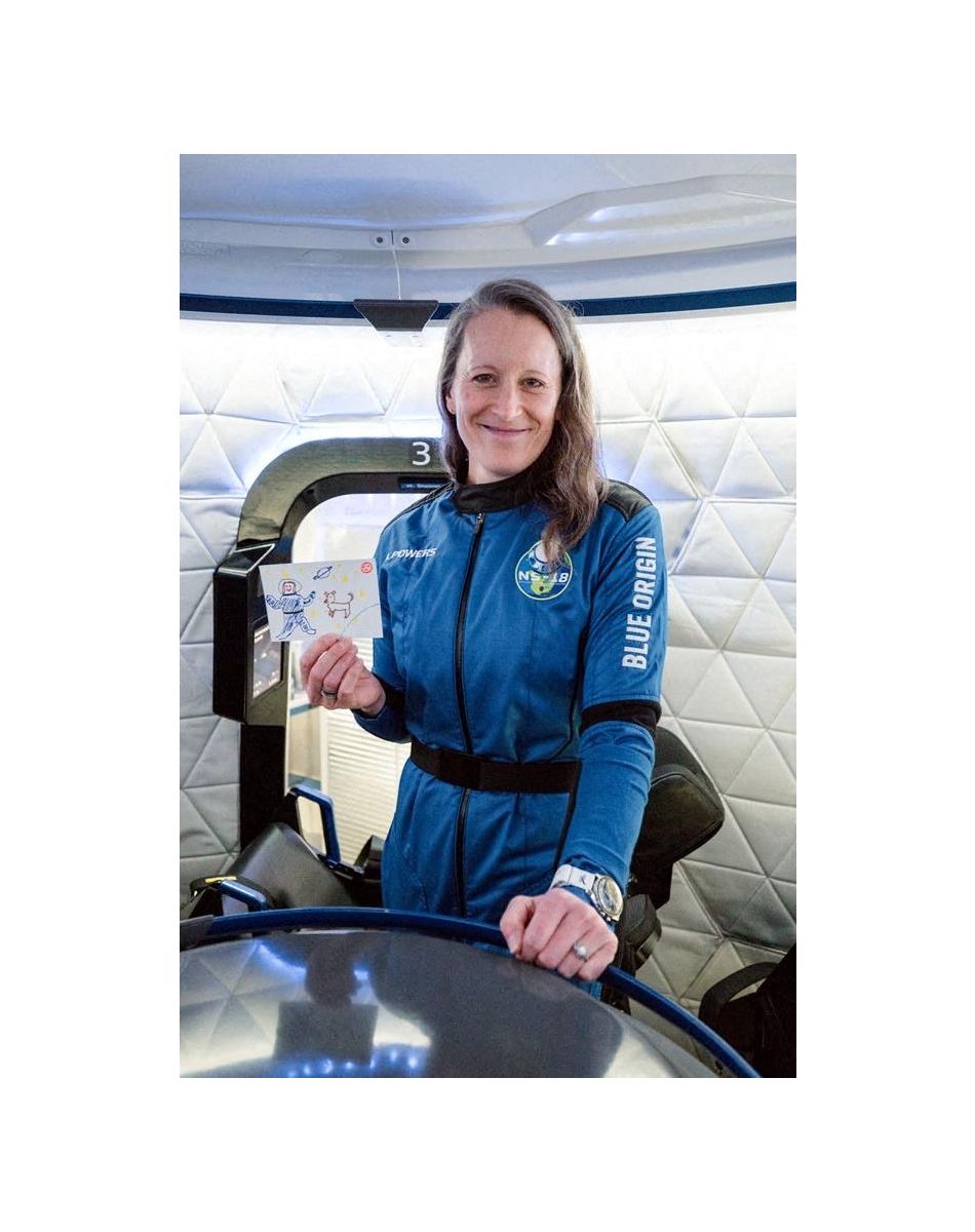Audrey Powers embarque à bord de la fusée Blue Origin pour un vol suborbital depuis le Texas, le 13 octobre 2021.
