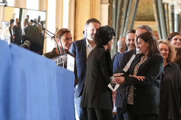 La maire de Paris, Anne Hidalgo accompagné de Emmanuel Grégoire est accueillie par Rachida Dati membre du parti Les Republicains (LR) et ancienne candidate aux élections municipales de Paris 2020, à son arrivée à la mairie de Paris pour la réunion du conseil de Paris qui l'élira officiellement après sa victoire aux élections municipales de Paris 2020 le week-end dernier. Le 3 juillet 2020, à Paris, France.