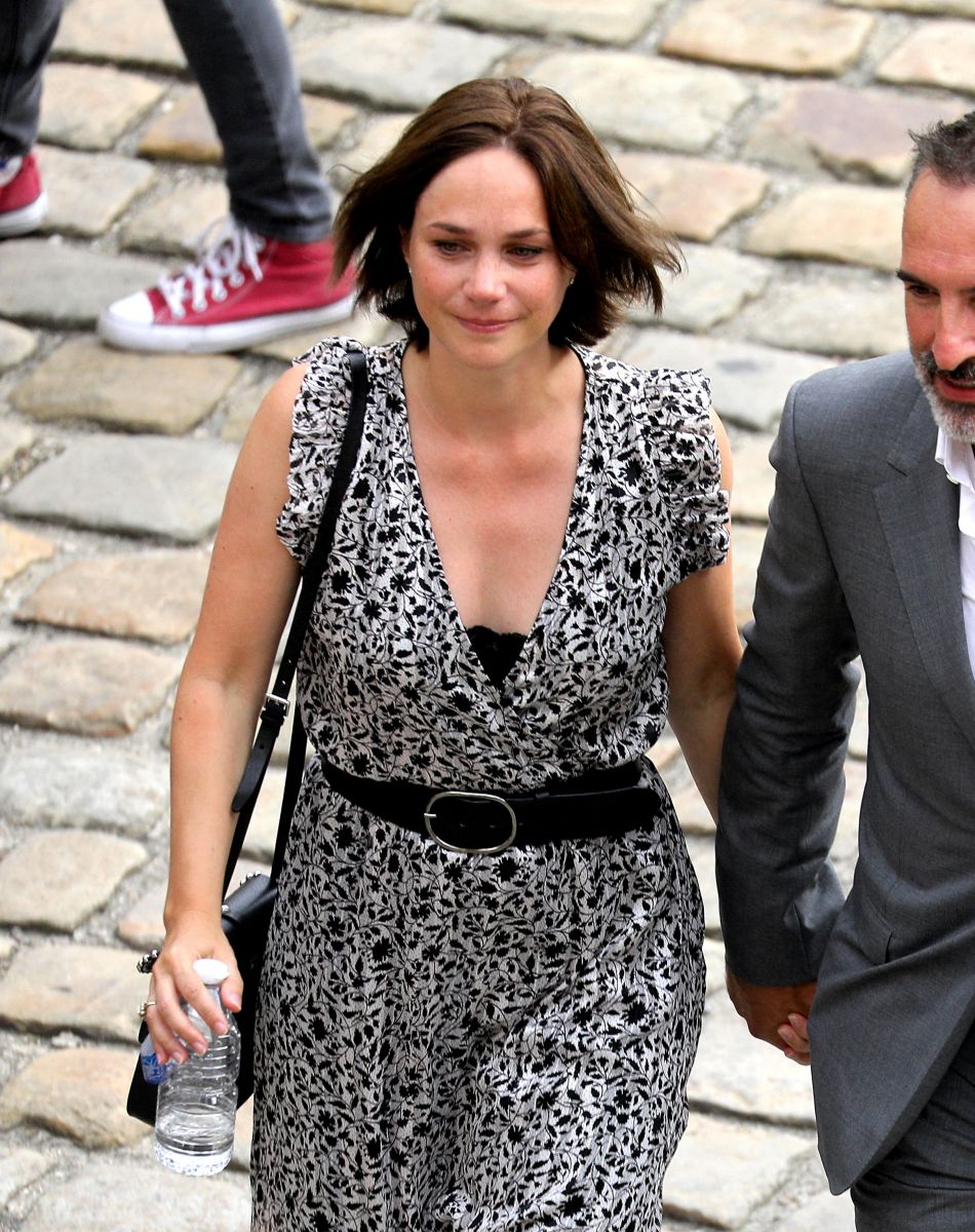 Jean Dujardin et sa femme Nathalie Péchalat - Hommage national à Jean-Paul Belmondo à l'Hôtel des Invalides à Paris, le 9 septembre 2021. © Dominique Jacovides/Bestimage