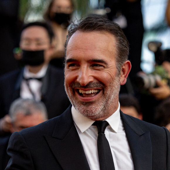 Jean Dujardin - Montée des marches du film "OSS 117 : Alerte rouge en Afrique Noire" lors du 74e Festival de Cannes. Le 17 juillet 2021. © Borde-Jacovides-Moreau / Bestimage