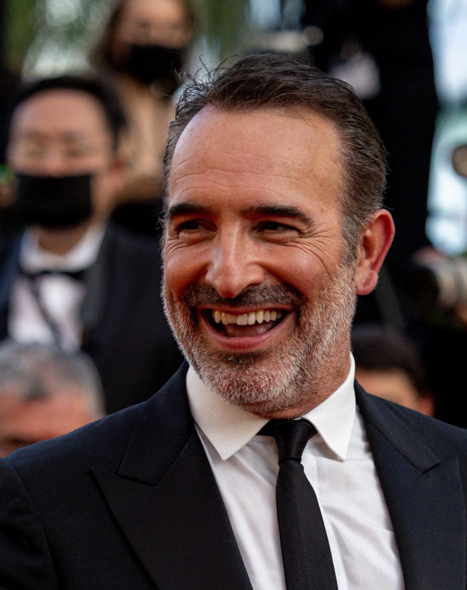 Jean Dujardin - Montée des marches du film "OSS 117 : Alerte rouge en Afrique Noire" lors du 74e Festival de Cannes. Le 17 juillet 2021. © Borde-Jacovides-Moreau / Bestimage