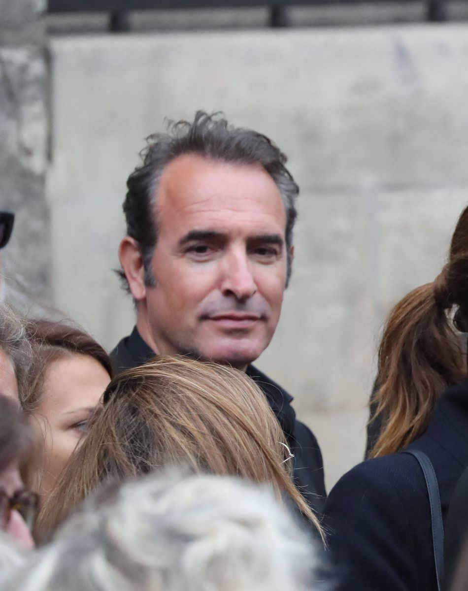 Jean Dujardin - Hommage à Guy Bedos en l'église de Saint-Germain-des-Prés à Paris le 4 juin 2020.