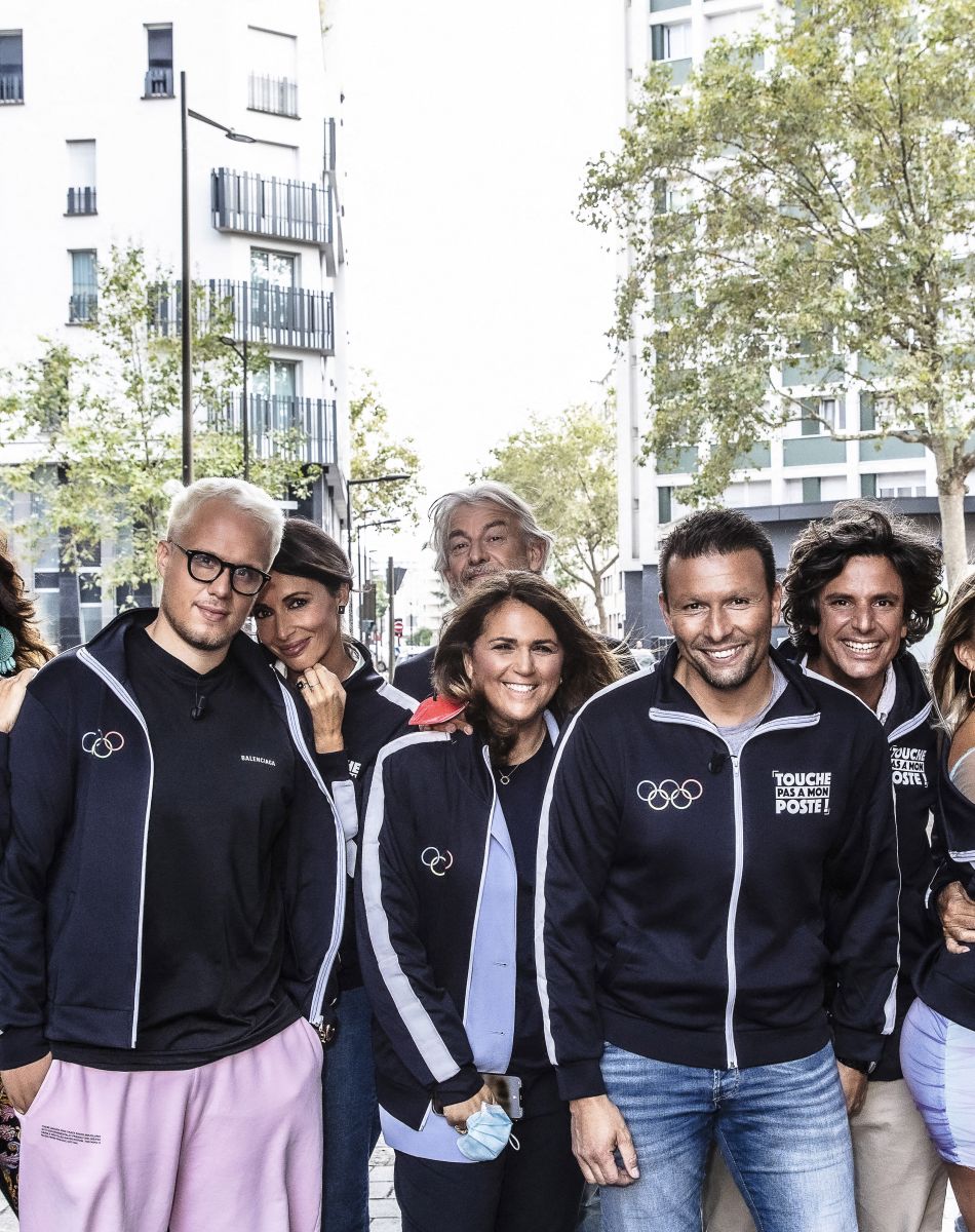 Exclusif - Nicolas Pernikoff, Sophie Coste, Mokhtar, Guillaume Genton, Géraldine Maillet, Gilles Verdez, Valérie Bénaïm, Raymond Aabou, Paolo Levy, Kelly Vedovelli, Steevy Boulay, Bernard Montiel, Isabelle Morini-Bosc, guest - Première émission de la 12ème saison de TPMP (Touche pas à Mon Poste) diffusée en direct sur C8 le 30 août 2021. © Jack Tribeca / Bestimage