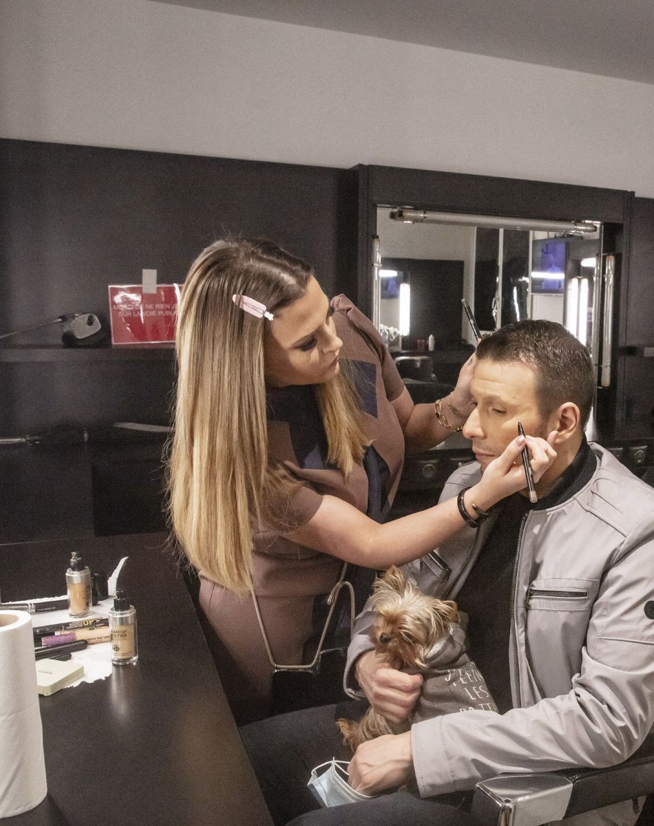 Exclusif - Kelly Vedovelli, Raymond Aabou, Benjamin Castaldi - Backstage en marge de l'émission TPMP (Touche Pas à Mon Poste) , présentée par Cyril Hanouna et diffusée en direct le 09 Février 2021 sur C8 - Paris le 09/02/2021 - © Jack Tribeca / Bestimage