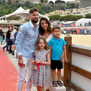 Olivier Giroud en famille avec sa femme Jennifer et leurs deux enfants, Jade et Evan, assistent à la remise du prix du Prince Souverain lors de la dernière journée de la 15ème édition du Longines Global Champions Tour Jumping International de Monaco, qui a lieu sur le port Hercule à Monaco. Monaco, le 3 juillet 2021. © Bruno Bébert/Bestimage