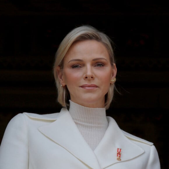 Le prince Albert II de Monaco, la princesse Charlène - La famille princière au balcon du palais lors de la Fête nationale monégasque © Claudia Albuquerque / Bestimage 