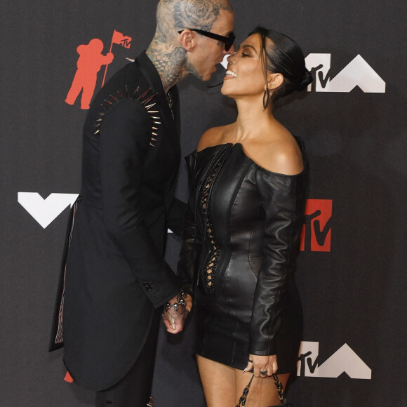 Travis Baker, Kourtney Kardashian - Cérémonie des 2021 MTV Video Music Awards à New York le 12 septembre 2021.