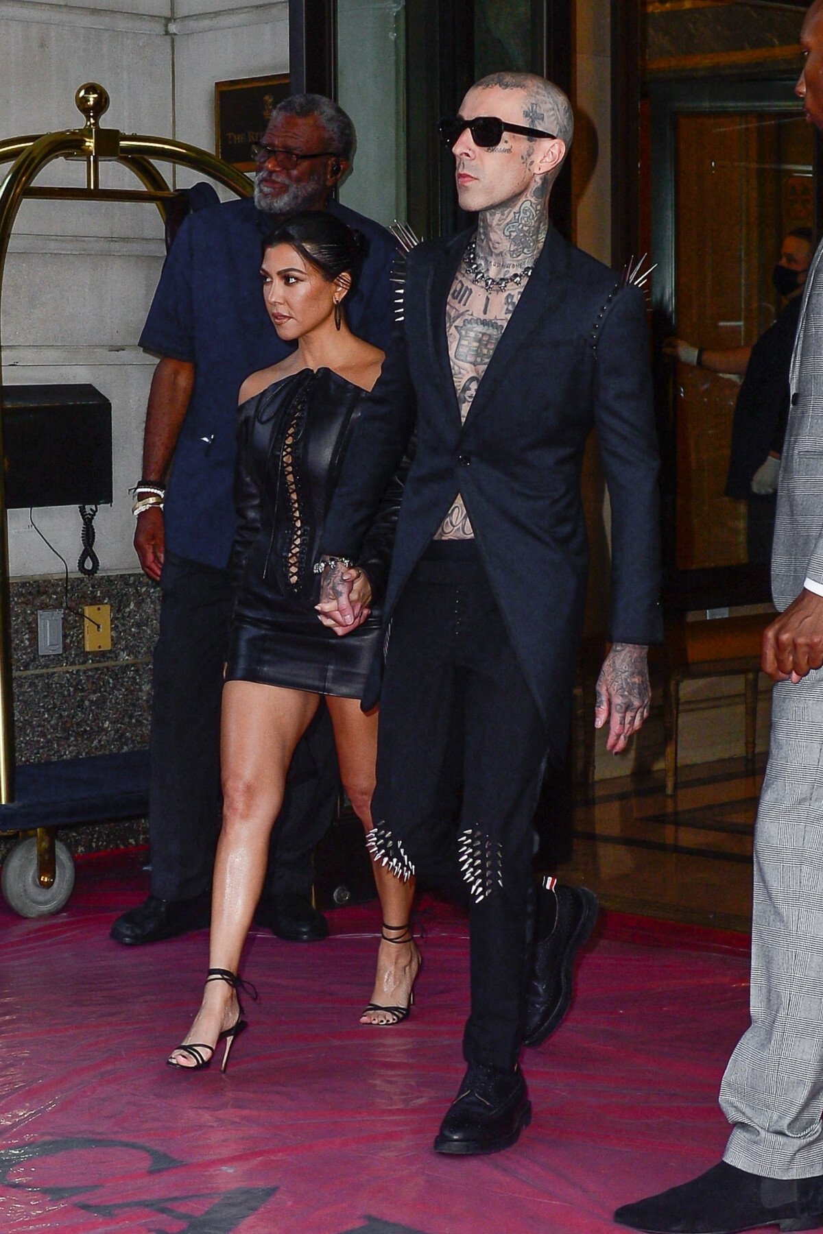 Photo : Kourtney Kardashian et son compagnon Travis Baker à la sortie