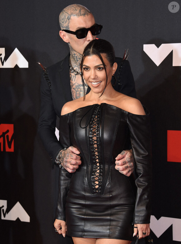 Travis Baker, Kourtney Kardashian - Cérémonie des 2021 MTV Video Music Awards à New York le 12 septembre 2021.