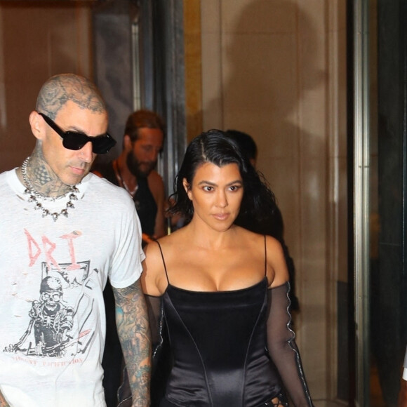 Travis Barker, Kourtney Kardashian - K.Kardashian, L.Anthony, K.Kardashian et son compagnon T.Barker aperçus à la sortie de leur hôtel à New York, le 11 septembre 2021.