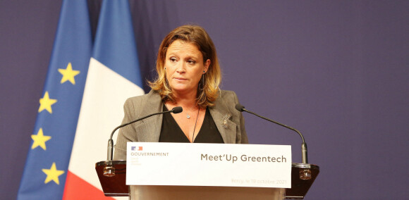 Exclusif - Olivia Grégoire (enceinte) secrétaire d'état chargée de l'Économie sociale, solidaire et responsable intervient lors du congrès Meet'Up Greentech à Paris le 19 octobre 2021