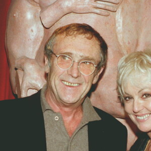 Mylène Demongeot et Marc Simenon - Inauguration du musée de l'érotisme. Paris. Le 7 novembre 1997.