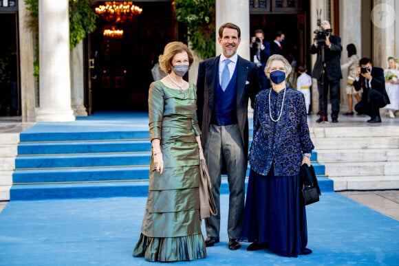 La reine Sofia, le prince Pavlos de Grèce, Irene de Grèce à la cérémonie religieuse du mariage du prince Phílippos de Grèce et Nina Flohr à la cathédrale de l'Annonciation à Athènes le 23 octobre 2021 