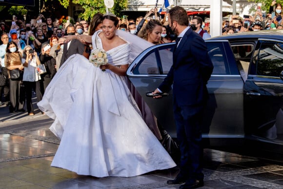 La mariée Nina Flohr à la cérémonie religieuse du mariage du prince Phílippos de Grèce et Nina Flohr à la cathédrale de l'Annonciation à Athènes le 23 octobre 2021 