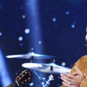 Ed Sheeran se produit dans l'émission Idol sur TV4 en Suède le 7 octobre 2021.