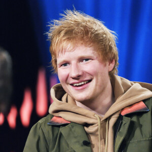 Ed Sheeran sur le plateau de l'émission "Skavlan" à Stockholm, le 6 octobre 2021. 
