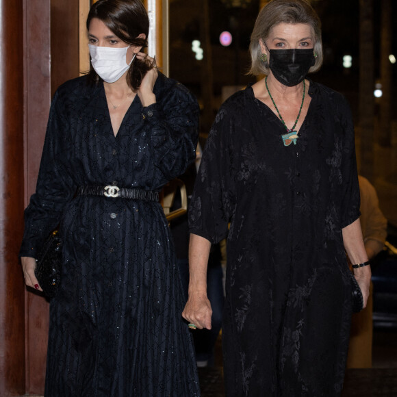 La princesse Caroline de Hanovre et sa fille Charlotte Casiraghi lors de la cérémonie de proclamation des Prix de la Fondation Prince Pierre de Monaco à l'opéra Garnier à Monaco, le 12 octobre 2021. © Olivier Huitel / Pool Monaco / Bestimage