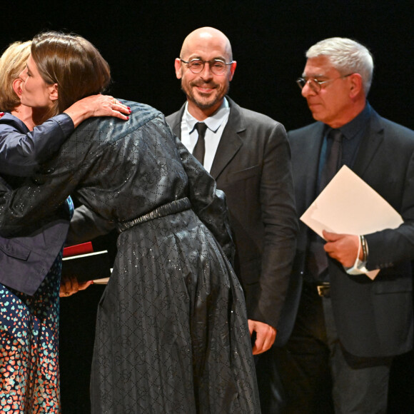 Julia Kristeva, lauréat du Prix de la Princiauté, en partenariat avec les Rencontres Philosophiques de Monaco, Charlotte Casiraghi, Joseph Cohen et Robert Maggiori lors de la cérémonie de proclamation des Prix de la Fondation Prince Pierre de Monaco à l'opéra Garnier à Monaco, le 12 octobre 2021. © Bruno Bebert / Pool Monaco / Bestimage