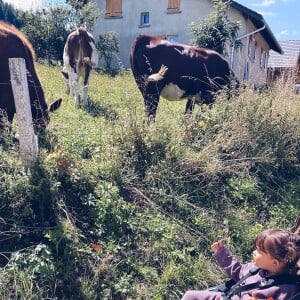 Maggy Lyonnet et ses parents Alizée et Grégoire Lyonnet dans la région Rhône-Alpes. Août 2021