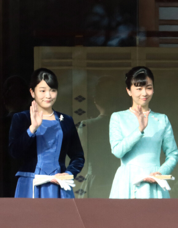 La princesse du Japon Mako et la princesse du Japon Kako - La famille impériale nippone lors des voeux du Nouvel An au Palais impérial de Tokyo, Japon, le 2 janvier 2020. 