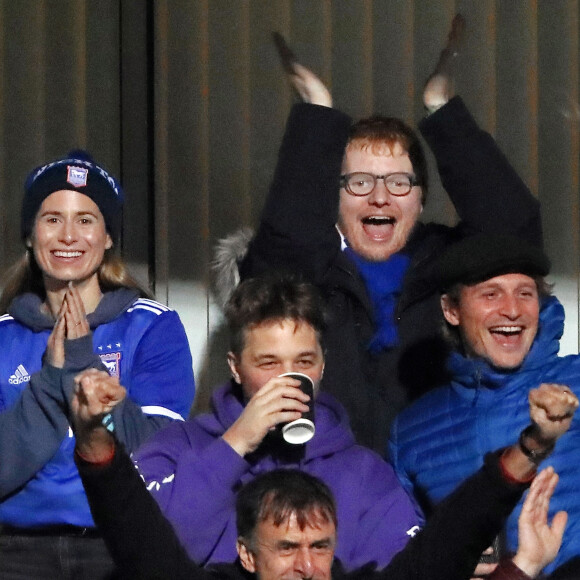 Ed Sheeran et sa femme Cherry Seaborn assistent à un match de foot à Ipswich, opposant l'équipe locale à celle des Wycombe Wanderers, le 26 novembre 2019.