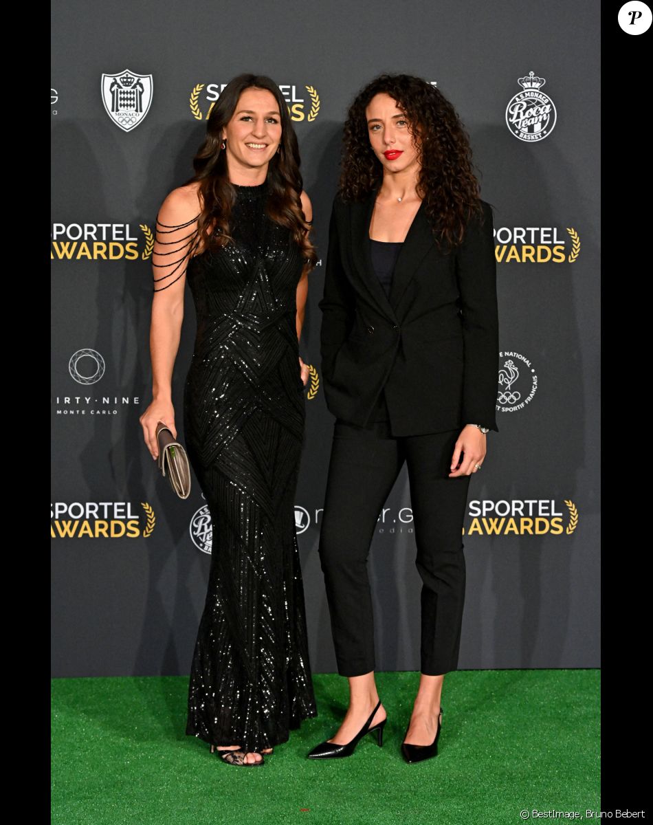 Lucie Bertaud et Rima Ayadi durant la soirée de la 32ème édition des Sportel Awards 2021 au Grimaldi Forum à Monaco. Placé sous la présidence d'honneur du prince Albert II de Monaco, le Sportel Awards est avant tout une compétition internationale ayant pour but de récompenser les meilleures séquences sportives télévisuellle de l'année écoulée. © Bruno Bebert/Bestimage