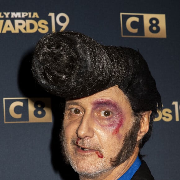 Antoine de Caunes au photocall de la 1ère édition des "Olympia Awards", cérémonie récompensant des artistes de la musique et de l'humour, présentée par A. de Caunes à l'Olympia. Paris, le 11 décembre 2019. © Tribeca-Gorassini/Bestimage 